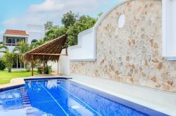  Perfect Villa With Pool Access and Close to the beach